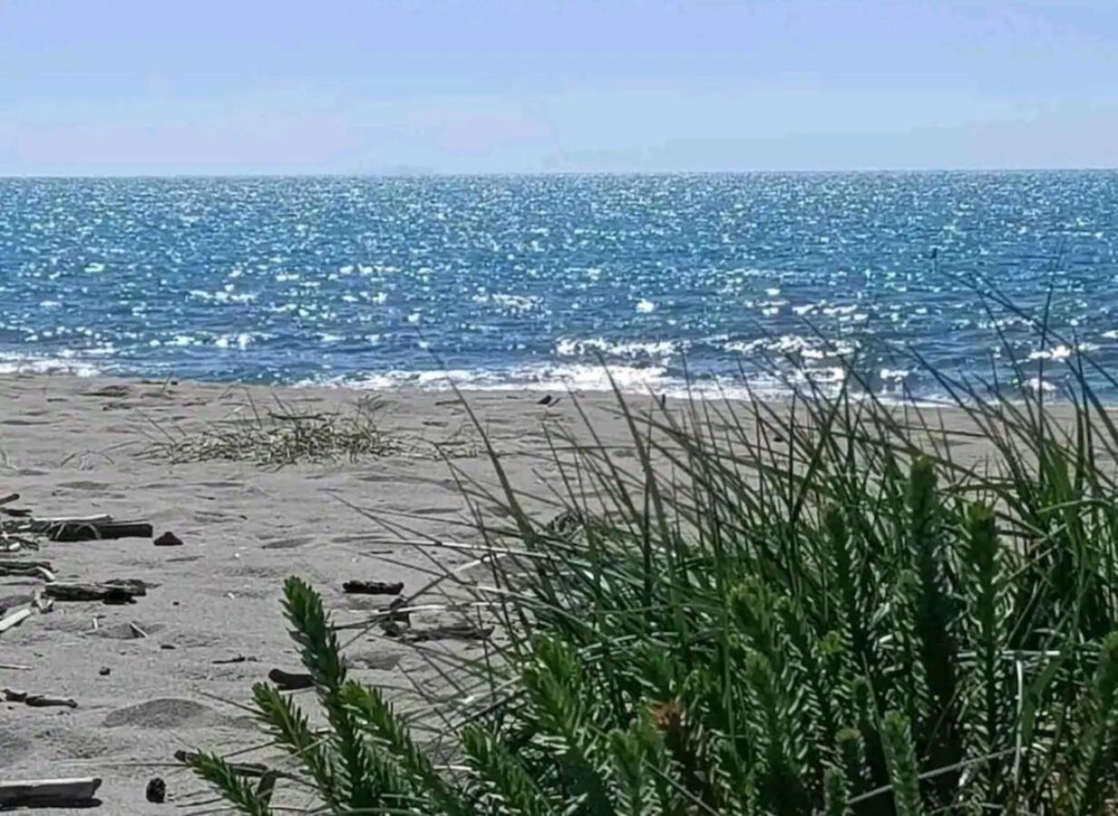 Lovely House Near The Beach Torre del Lago Puccini Bagian luar foto