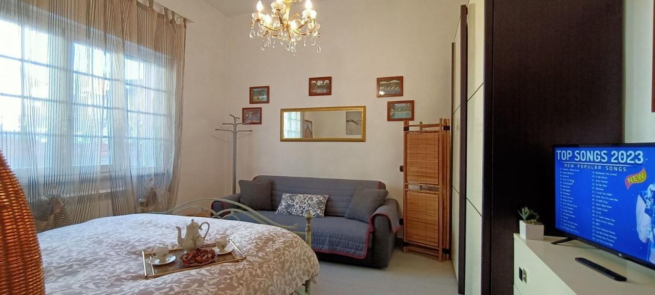 Lovely House Near The Beach Torre del Lago Puccini Bagian luar foto